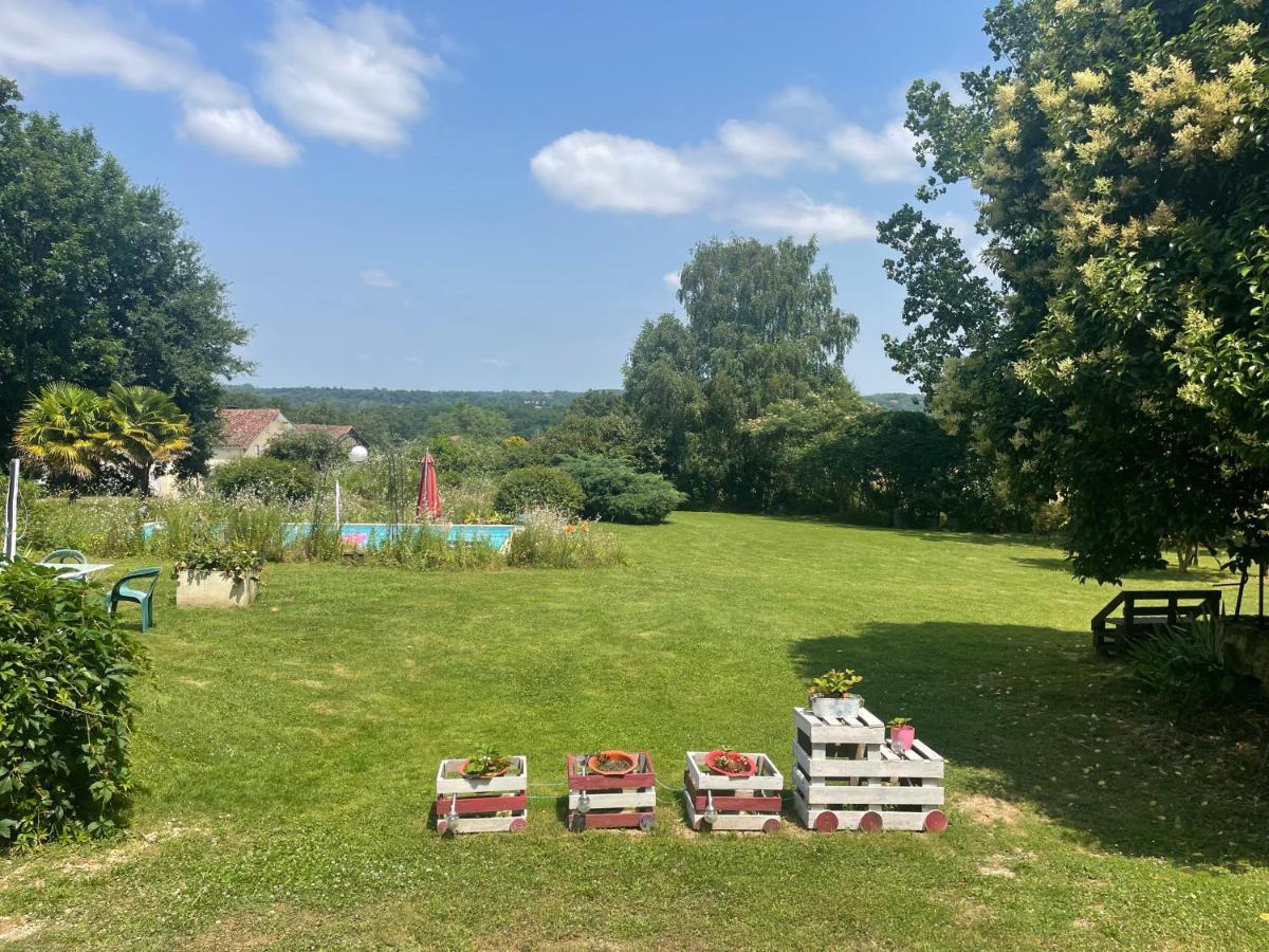 Bed and Breakfast Domaine Pierrot Laujuzan Esterno foto