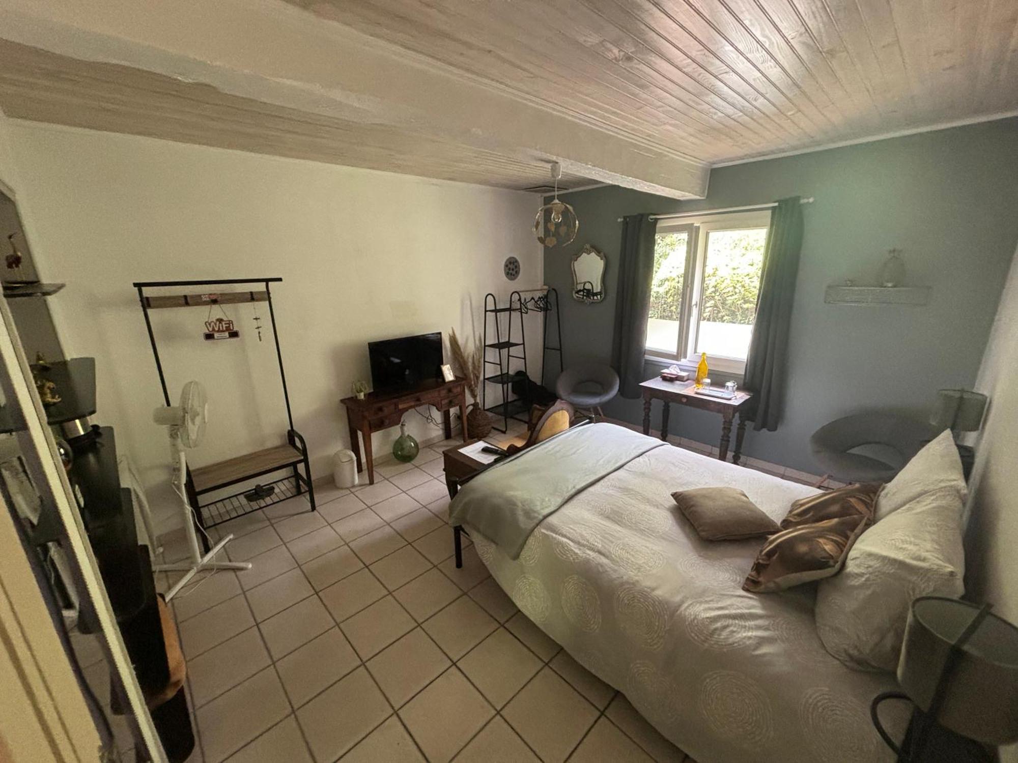 Bed and Breakfast Domaine Pierrot Laujuzan Esterno foto