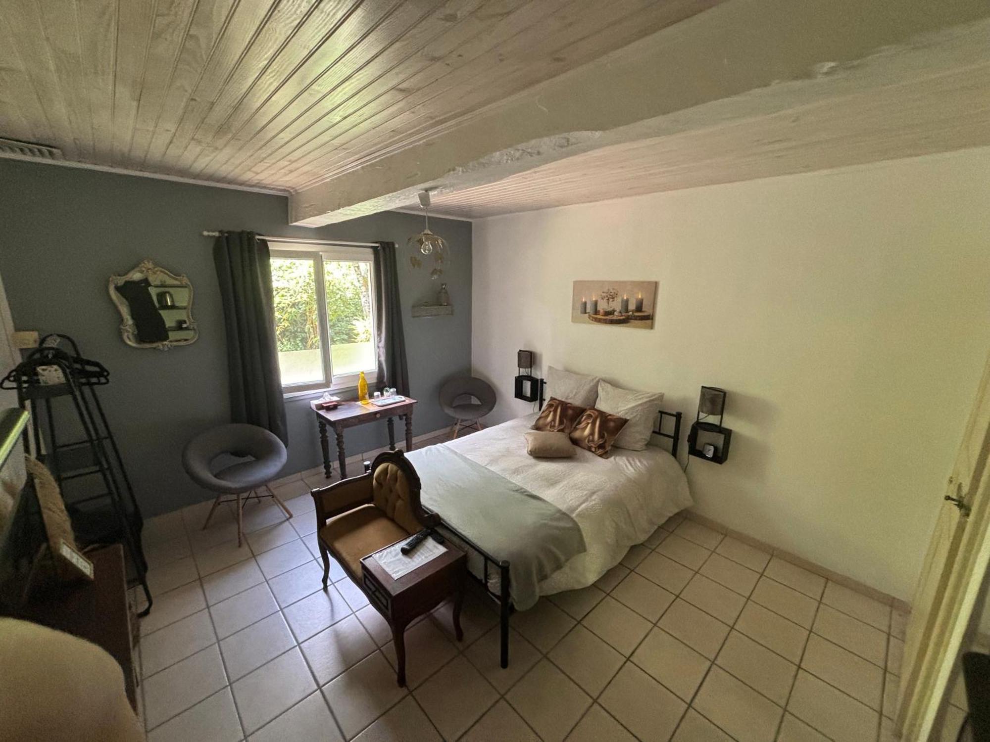 Bed and Breakfast Domaine Pierrot Laujuzan Esterno foto